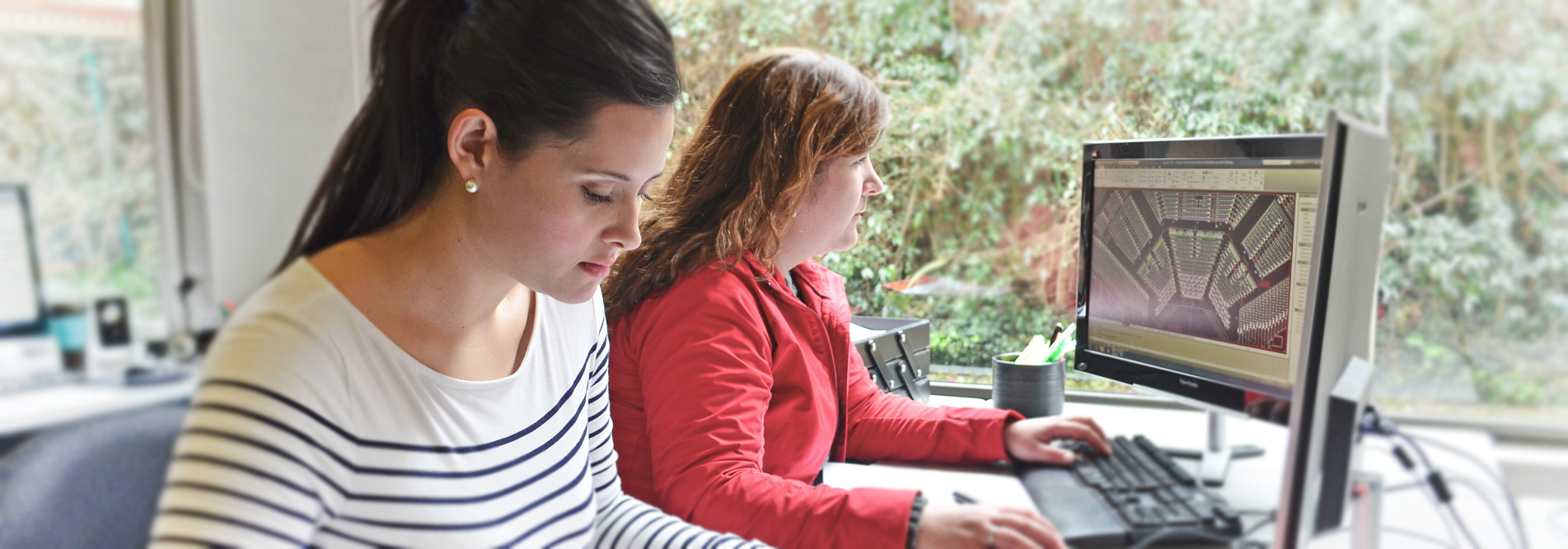 Series Manufacturing - Office Tower Windows Library shelf with lights